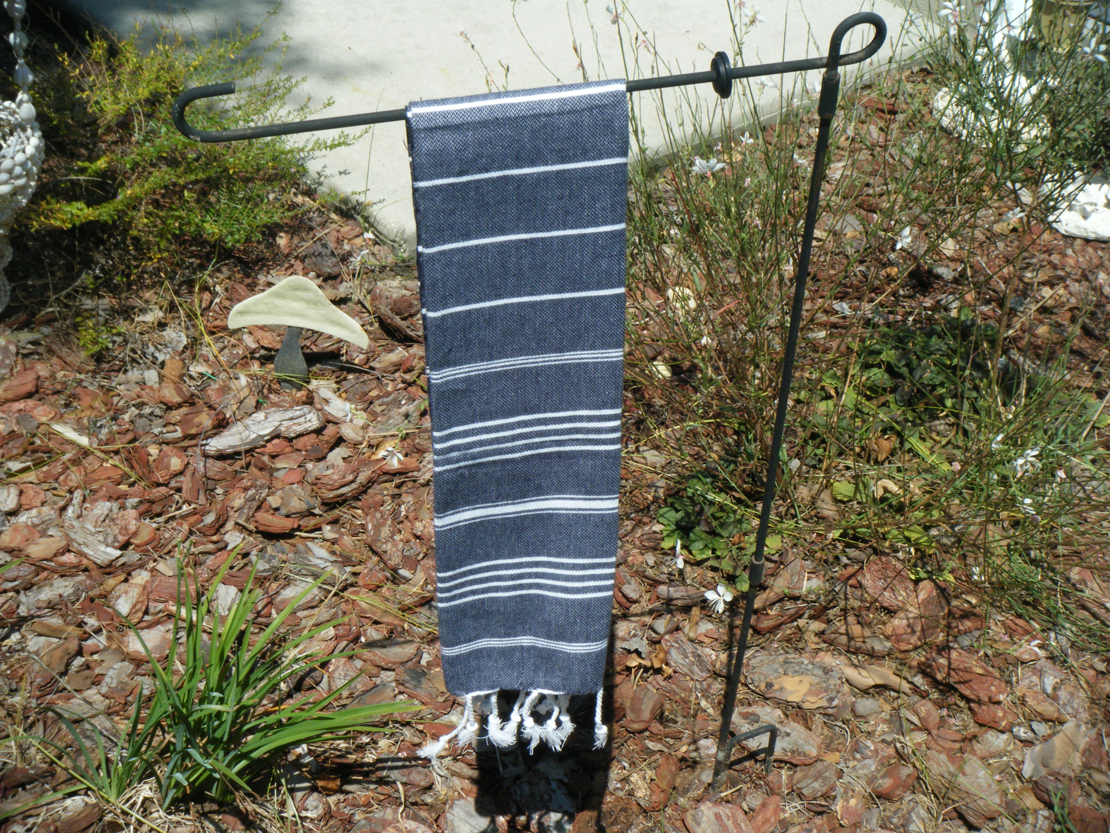 Black Hand Towel – Soft Line Design